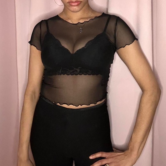 Short sleeve black mesh crop top - Picture 3 of 4